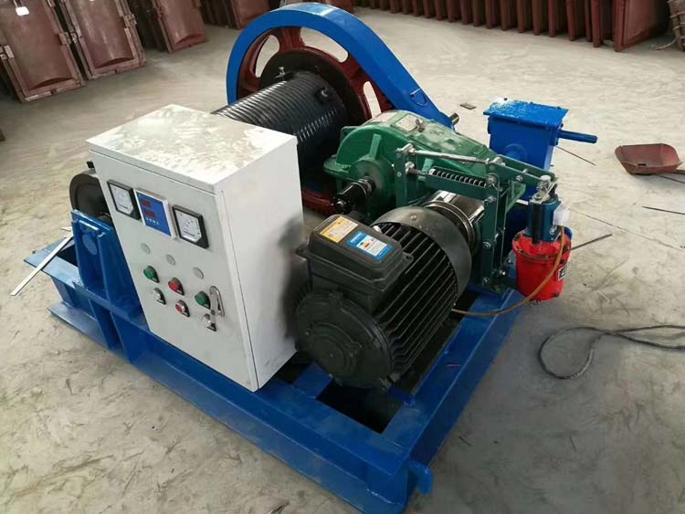 雙吊點卷揚(yáng)式啟閉機(jī)